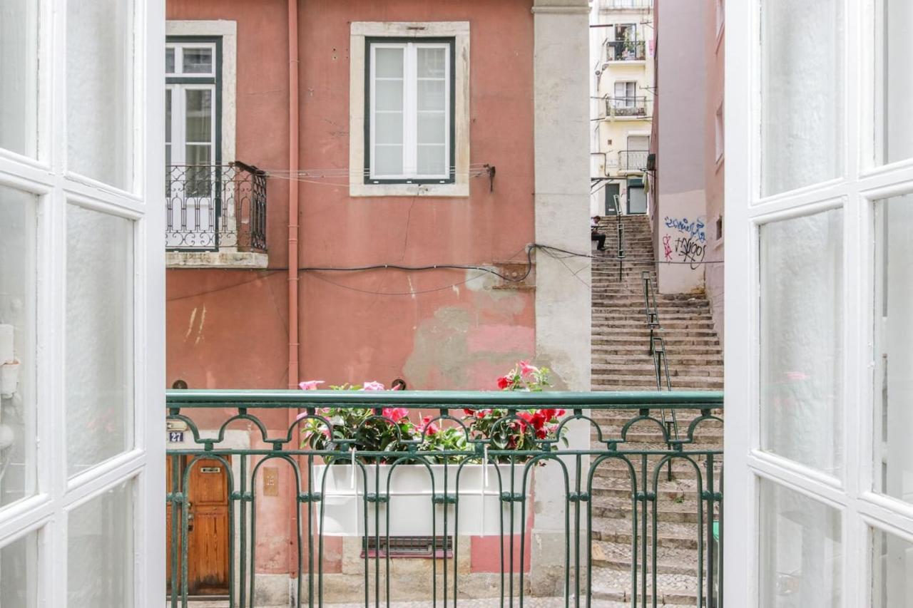 Golden Cage Chiado - Charm Historic And Cozy Leilighet Lisboa Eksteriør bilde